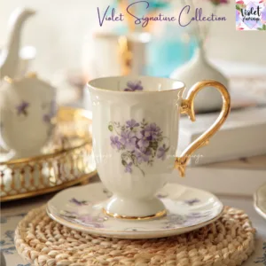 แก้ว Mug มือจับทอง 260ML แก้วกาแฟลายดอกไม้สีม่วง รุ่น Violet Signature **เฉพาะแก้ว ไม่รวมจานรอง**